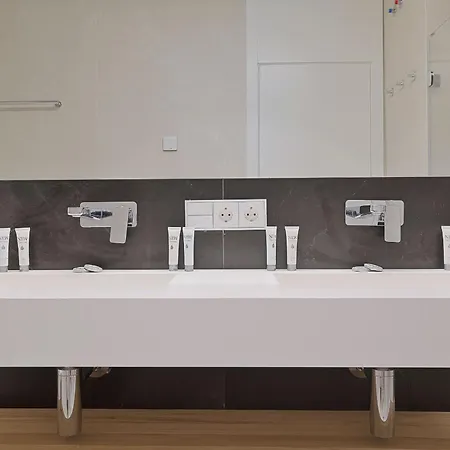 Vivi Homes - Aura Pool, Sauna, Spa, Gym & Sea View Lägenhet Torremolinos