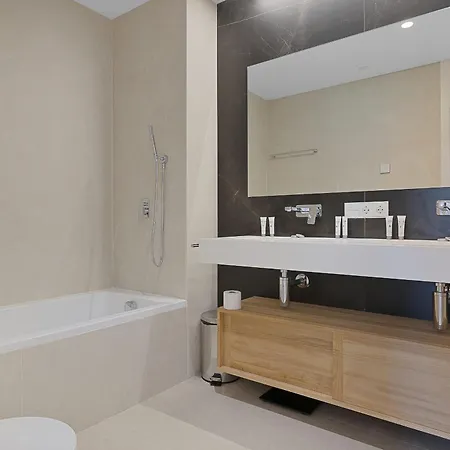 Lägenhet Vivi Homes - Aura Pool, Sauna, Spa, Gym & Sea View Torremolinos