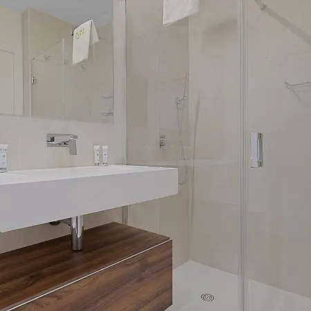 Lägenhet Vivi Homes - Aura Pool, Sauna, Spa, Gym & Sea View *